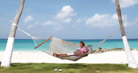 As praias da área hoteleira de Aruba - Eagle Beach e Palm Beach - são bem famosas e certamente merecem toda a atenção que recebem na mídia e entre os viajantes. No entanto, o litoral arubano é salpicado com dezenas de praias menores e menos conhecidas, fr