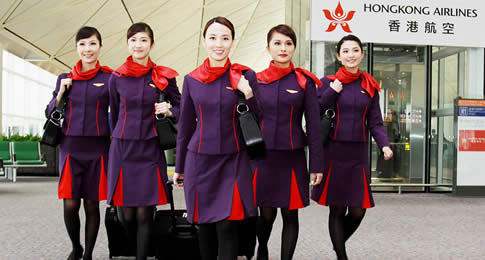 A Hong Kong Airlines anuncia a introdução de um serviço diário para Osaka (Japão). A novidade fortalece a atuação da rede no país do Sol nascente. Para marcar o lançamento oficial desta rota, a companhia aérea realizou celebrações em ambos aeroportos - Ho
