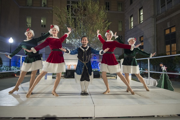  O Winterfest tem apresentaes temticas e vrias opes de atividades para os visitantes.