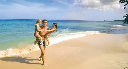 Barbados exala um charme natural e único que reflete o jeito Bajan de ser e suas praias paradisíacas chamam a atenção de qualquer um que aprecie belas paisagens, mas que tal se hospedar de frente para a que foi eleita a praia mais bonita do mundo? São mui