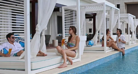 InterContinental Hotels Group (IHG), uma das principais companhias hoteleiras do mundo, anuncia orgulhosamente a abertura do hotel InterContinental Real Santo Domingol, que oferece luxo à área metropolitana comercial da cidade, numa região de grandes empr