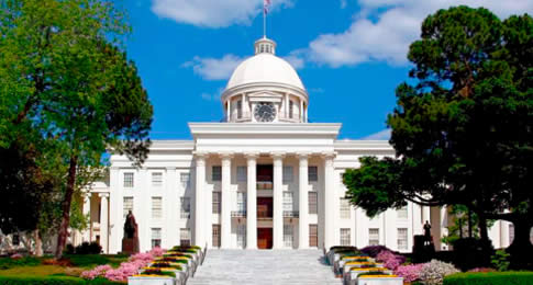 Nenhuma cidade tem desempenhado um papel maior na história do Alabama do que Montgomery. Da Guerra Civil aos direitos civis, está imersa na história. No topo da lista de atrações imperdíveis está o histórico edifício do Capitólio, onde Jefferson Davis ass