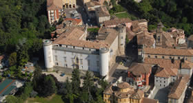 São programas curtos, de 1 a 3 semanas, ministrados por renomados profissionais no Castelo de Costigliole d’ Asti, numa vila situada entre as mais belas co