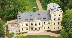 Mansão do século 17, transformada em hotel de luxo oferece pacotes românticos e de relaxamento, na República Tcheca. Casais apaixonados que estiverem na Re