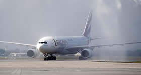 Nova rota conectará a Hungria com mais de 60 destinos por meio do hub da companhia aérea em Dubai. A Emirates iniciou ontem uma operação di