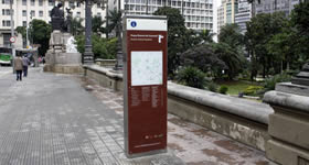 Medida faz parte da nova sinalização turística para pedestres da SPTuris e integra as ações da cidade para receber a Copa do Mundo. O centro de São Paulo e
