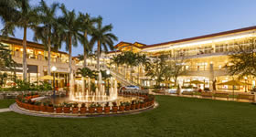Turistas do mundo inteiro frequentemente vão à Miami para viver suas melhores experiências de compras. O Village of Merrick Park está localizado no coraçã