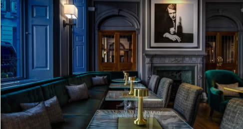 Em um dos hotéis mais emblemáticos de Londres, o Donovan Bar é conhecido há muito tempo como um dos bares mais íntimos e sofisticados na cidade