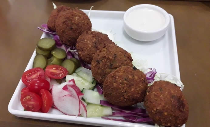 Falafel - bolinhos fritos de gro de bico