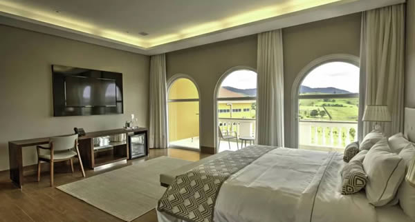 O Daj Resort & Marina, traz em sua decoração o luxo contemporâneo e uma suntuosidade digna dos mais exigentes.