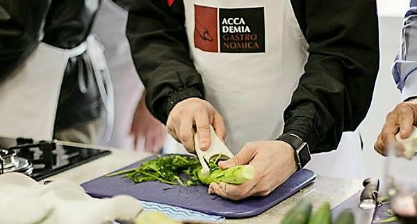 O Farol Santander São Paulo amplia ainda mais sua atuação junto à gastronomia e inaugura, em parceria com a escola Accademia Gastronomica