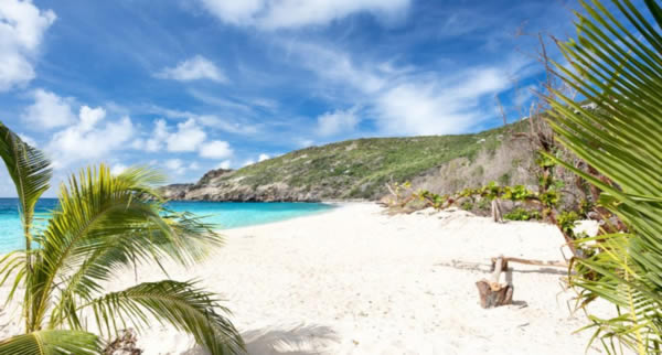 Considerada a praia mais bonita da ilha, Grand Cul de Sac possui águas claras, rasas e tranquilas