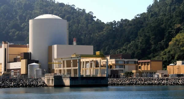 Angra dos Reis é considerada a Capital da Energia Nuclear no país, pois a cidade abriga as usinas nucleares de Angra 1 e Angra 2 e também conta com Observatório com visitação gratuita.