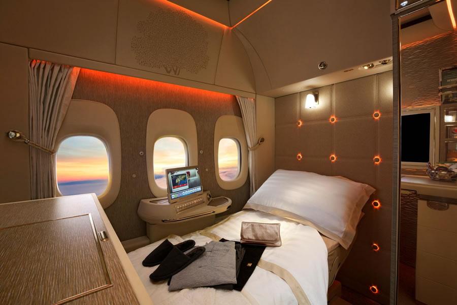 Boeing 777-200LR - Emirates