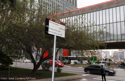 Avenida Paulista recebe sinalização turística