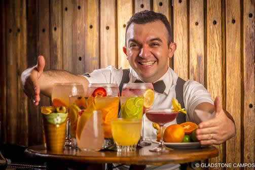 Bartender Clayton Azevedo