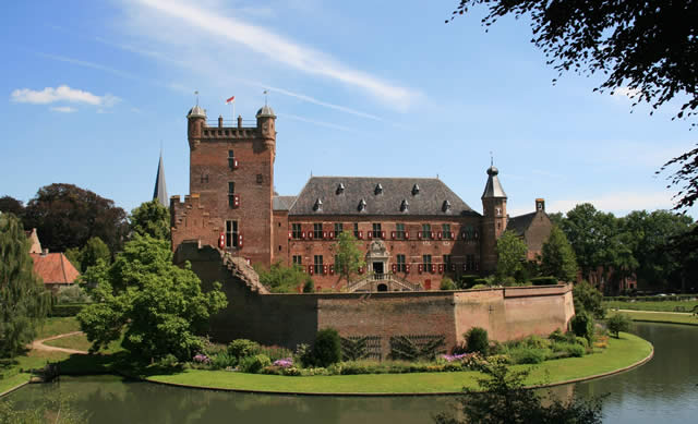  Bergh Castle