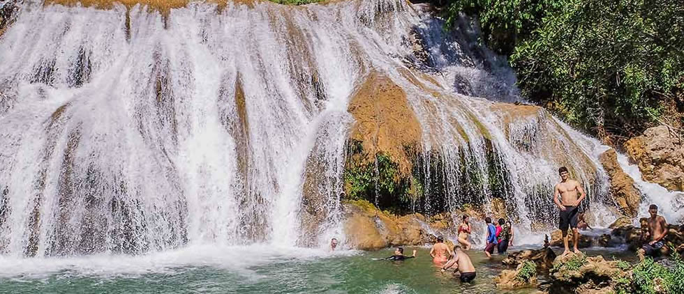 Passeio de Trilha com Cachoeiras Serra da Bodoquena