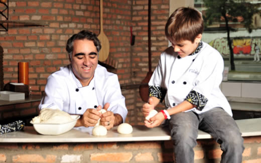 Chef Arturo Solano e seu filho Vitor Solano