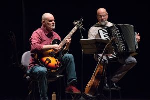Casa Museu Ema Klabin reúne dois grandes músicos brasileiros com solos e duos de violão e acordeon