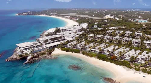 Vista de cima da propriedade atualmente, ainda como Viceroy Anguilla - Crédito: viceroyhotelsandresorts.com