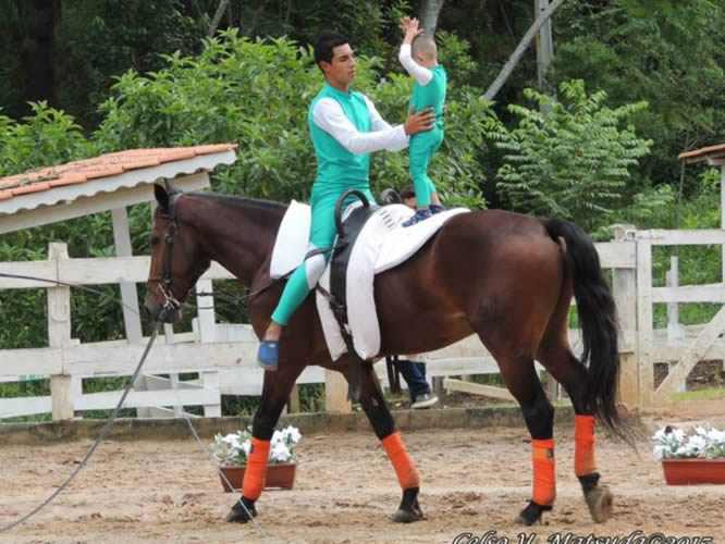 Dia das Mães na Fazendo Hípica Nova Canaã, Santa Isabel, SP‏: Terapias, Hipismo e Pilates