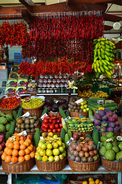 Flores e frutos exticos na Ilha da Madeira, Portugal - Ilha da Madeira, Funchal, Mercado dos Lavradores, Portugal, Europa