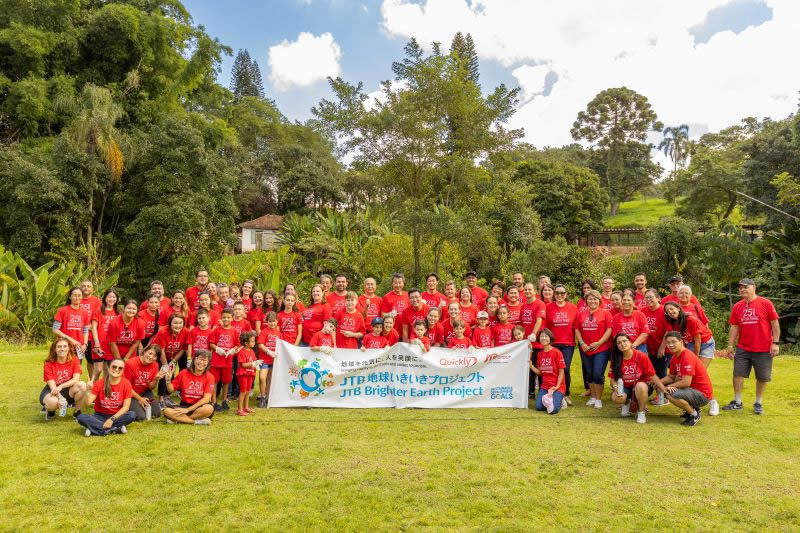 Equipe da Quickly Travel participa das caminhadas ecolgicas promovidas pelo JTB Brighter Earth Project, realizado no Brasil desde 2016 | Divulgao