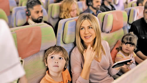Jennifer Aniston é a estrela da nova campanha global da Emirates Airlines
