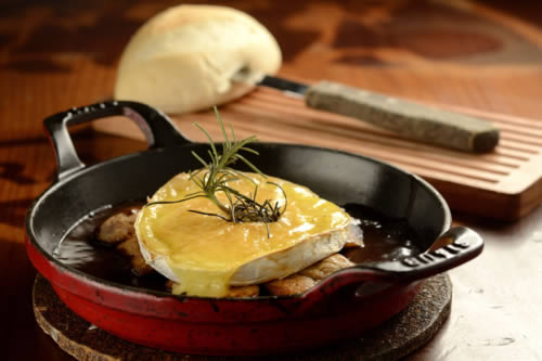  Les 3 Brasseurs - Pratos com queijo camembert 