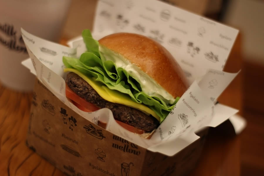 Milk and Mellow - Burger Vegano