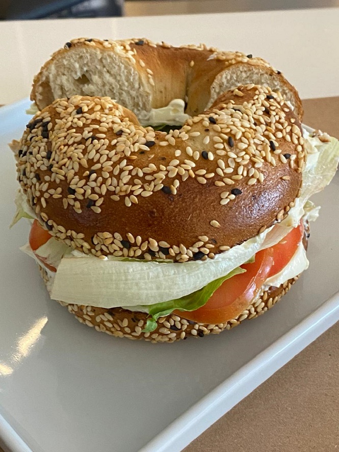 Mr Cheesecake - bagel veggie