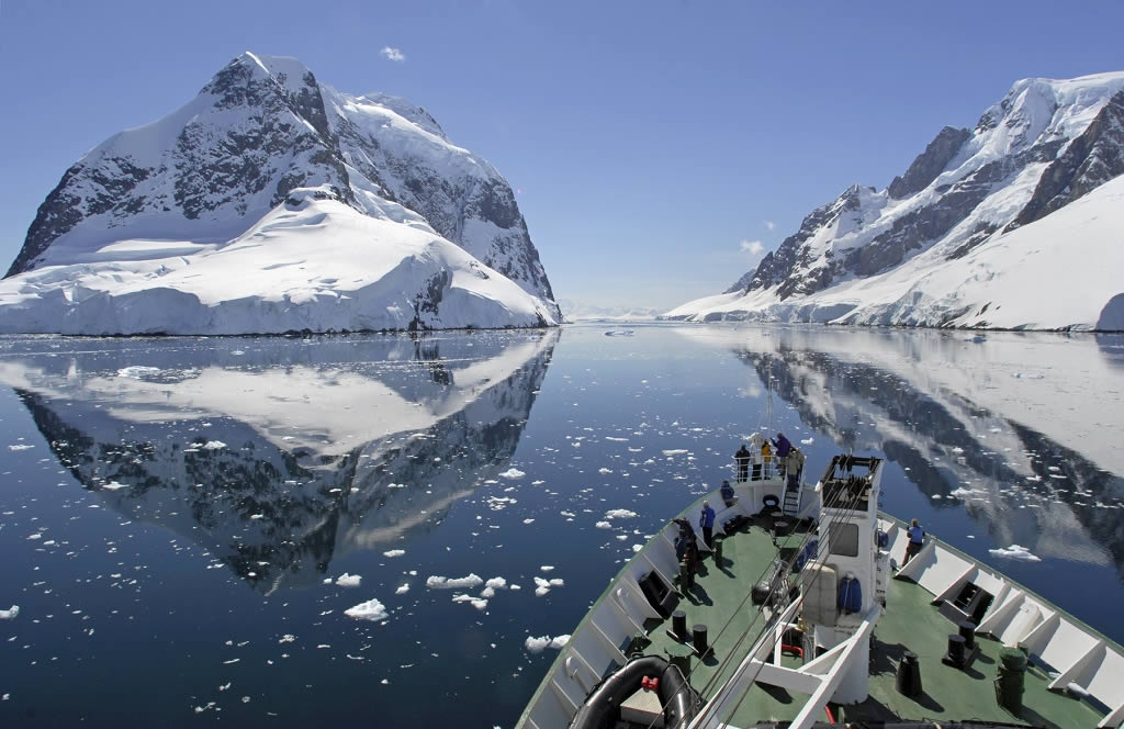 Nova Operadora, Expedições, Quark Antártica e Ártico