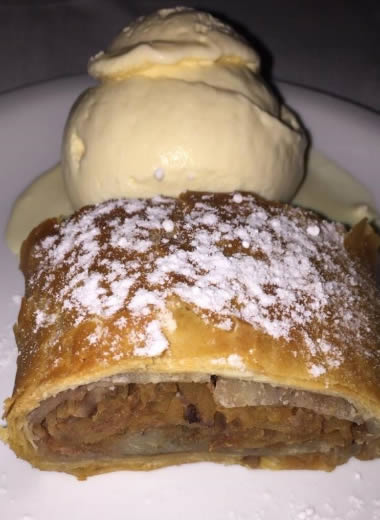 Apfelstrudel