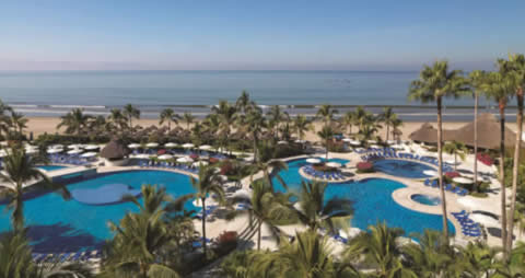 Quando se pensa no México como destino turístico o primeiro lugar que vem à cabeça são as belas praias de Cancún e Riviera Maya. Conhecida pela agitação e opções de entretenimento que atraem jovens e adultos durante diversos períodos do ano, a costa leste