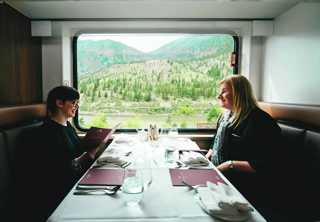 Rocky Mountaineer - Volta ao Mundo - Trem - Train - Turismo - Travel - Mundo - World - Viajante - Viagem