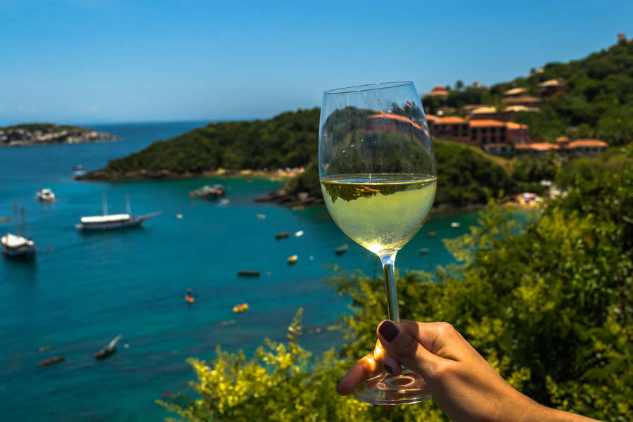 Wine in Bzios 2023 retorna a Saint-Tropez brasileira em junho