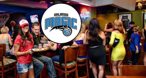 Para quem não sabe o time Orlando Magic possui seu próprio restaurante. O Magic Grill no Amway Center é um restaurante com aquele ar de sports bar, e é aberto ao público durante todos os jogos, shows e eventos. Quando estiver em Orlando, não deixe de conh
