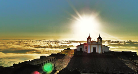 O Turismo Religioso é um dos segmentos do mercado de turismo que mais cresce no Brasil e em todo o mundo.
A cada dia um número maior de pessoas viaja para visitar destinos ou participar de eventos relacionados à sua fé ou a santos de sua devoção.Segundo 