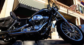 O estado do Arizona é um dos melhores destinos dos Estados Unidos para os amantes de motociclismo. Além dos costumeiros dias de sol e da famosa Rota 66, o 
