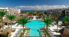 Paradisus Cancun e Paradisus Playa del Carmen levam a paixão nacional para dentro dos resorts. Não tem jeito. 2014 é o ano Brasil, ou melhor, do futebol