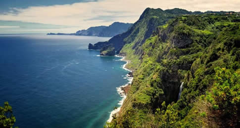 Conhecido como Ilha Dourada, destino é uma das ilhas do Arquipélago da Madeira