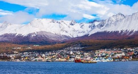 Localizada no arquipélago de Tierra Del Fuego, Ushuaia é também a cidade mais austral do planeta