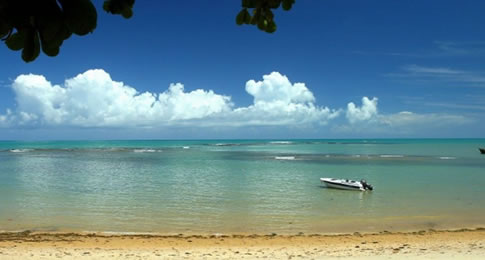 A tranquilidade de Trancoso, no sul da Bahia, assim como suas paisagens paradisíacas, já alcançou fama internacional