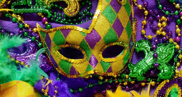 A temporada de carnaval começou na Louisiana em 6 de janeiro, ou Noite de Reis, e continuará até o Mardi Gras