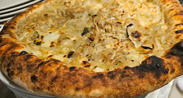 A Cantina e Pizzaria Speranza comemora 65 anos de história e, como parte das comemorações, inicia temporada de novos sabores de pizza