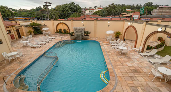 O Hotel Portal das Águas, localizado em Águas de São Pedro (SP), é perfeito para descansar com a família.