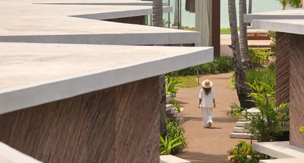 Descubra o Origem Patacho Design Hotel, em Porto de Pedras (AL). Arquitetura integrada à natureza, experiências sensoriais, gastronomia regional e luxo exclusivo à beira da Praia do Patacho.