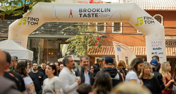 A 10ª edição do Brooklin Taste acontece nos dias 29 e 30 de novembro, com entrada gratuita, gastronomia, programação de Natal, shows, área kids, espaço pet e atividades esportivas. Veja a programação completa.