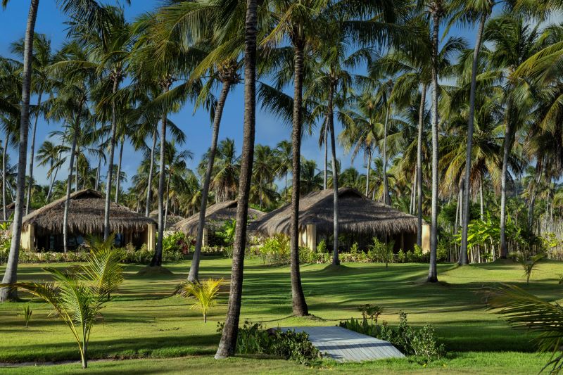 Com apenas oito bangalôs na Praia dos Morros de Camaragibe, empreendimento aposta em privacidade, experiências sensoriais, gastronomia e conexão com a natureza
